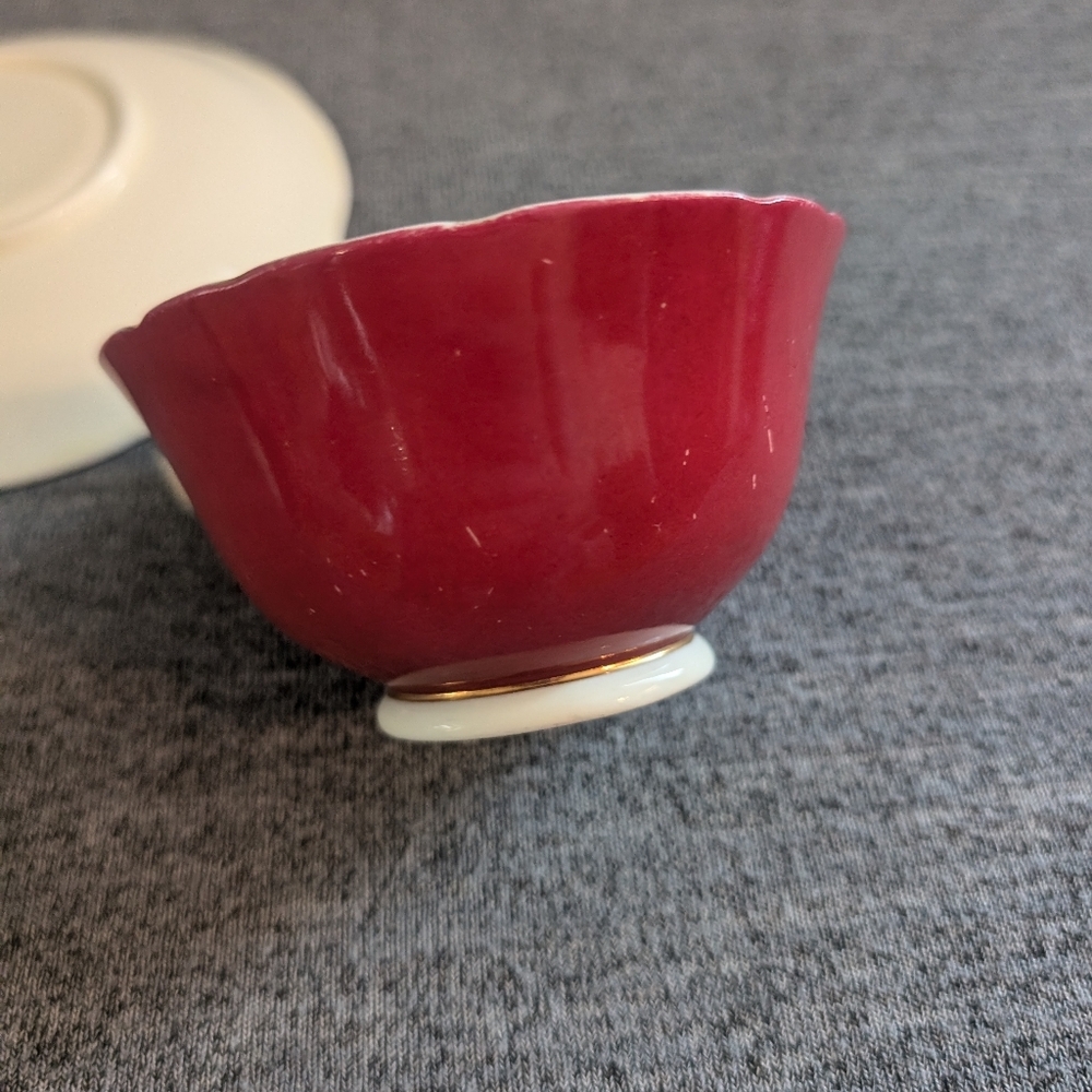 Aynsley Red/Magenta Tea Cup and Saucer with Floral Pattern and Gold Vines - Picture 4 of 5